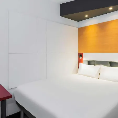 Ibis Budget Oostende Airport ホテル ミデルケルケ